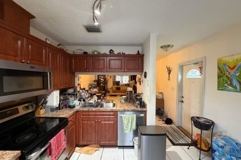 House in West Palm Beach, Florida 3 bedrooms, 120.03 sq.m. № 2402490 - photo 7