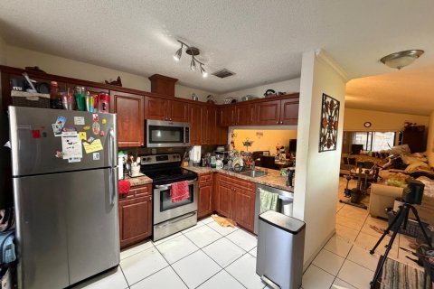 House in West Palm Beach, Florida 3 bedrooms, 120.03 sq.m. № 2402490 - photo 9