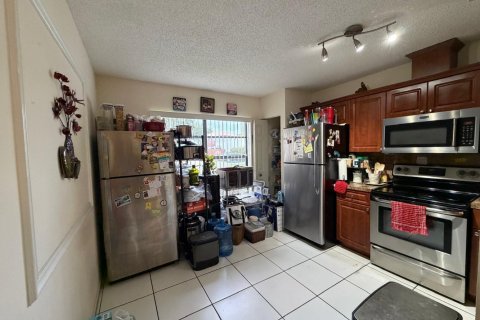 House in West Palm Beach, Florida 3 bedrooms, 120.03 sq.m. № 2402490 - photo 10
