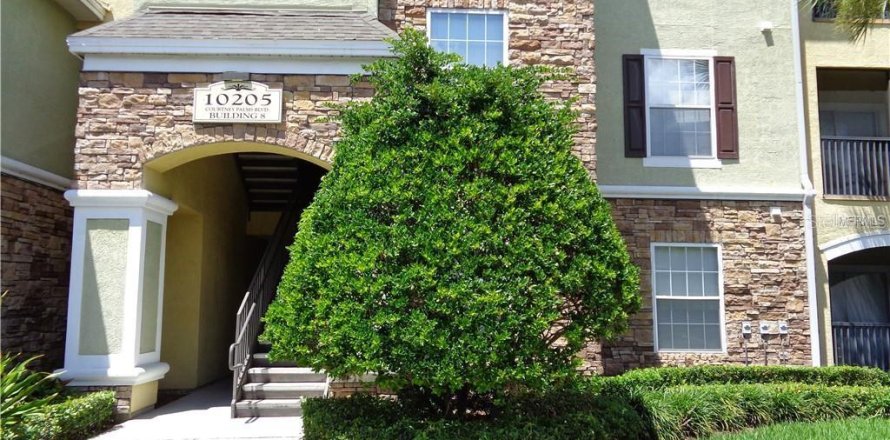 Condominio en Tampa, Florida, 2 dormitorios № 1917413
