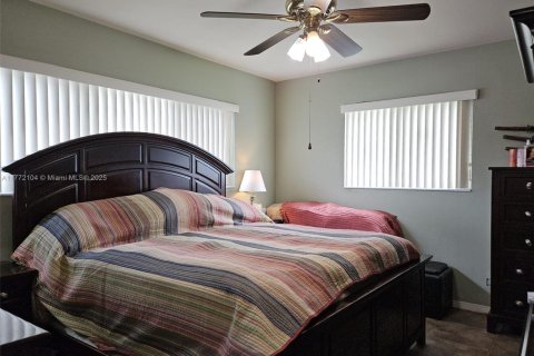 House in Hollywood, Florida 3 bedrooms, 140 sq.m. № 1867873 - photo 8
