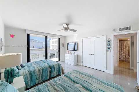 Купить кондоминиум в Майами-Бич, Флорида 2 спальни, 131.46м2, № 1937259 - фото 19