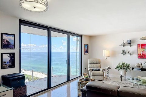 Купить кондоминиум в Майами-Бич, Флорида 2 спальни, 131.46м2, № 1937259 - фото 3