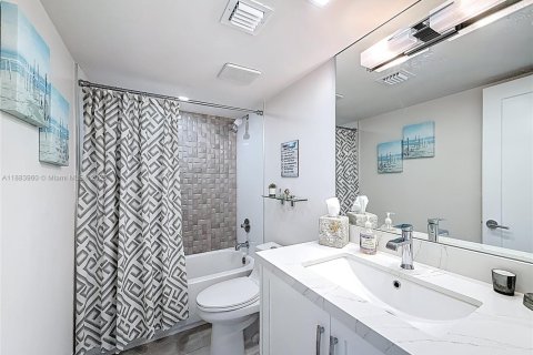 Купить кондоминиум в Майами-Бич, Флорида 2 спальни, 131.46м2, № 1937259 - фото 21