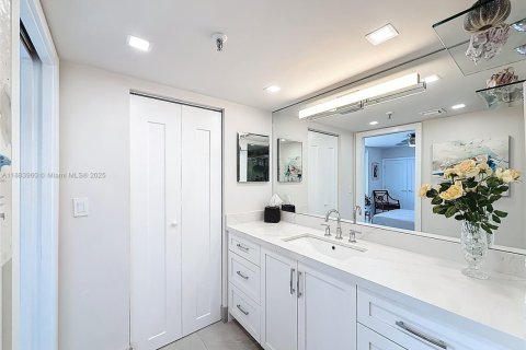 Купить кондоминиум в Майами-Бич, Флорида 2 спальни, 131.46м2, № 1937259 - фото 17