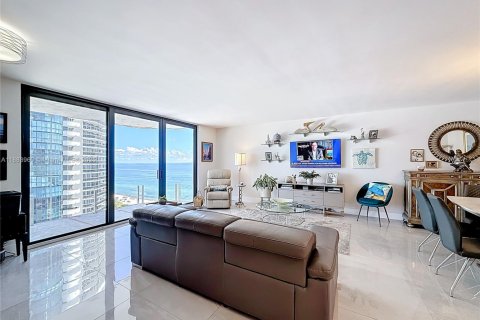 Купить кондоминиум в Майами-Бич, Флорида 2 спальни, 131.46м2, № 1937259 - фото 4