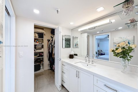 Купить кондоминиум в Майами-Бич, Флорида 2 спальни, 131.46м2, № 1937259 - фото 18