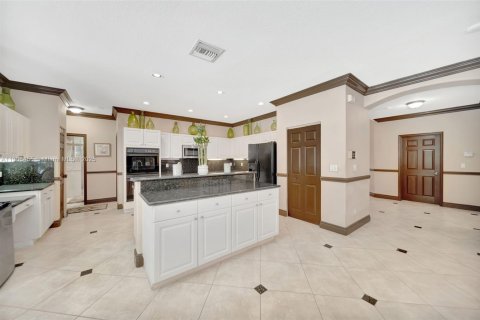 House in Miramar, Florida 5 bedrooms, 348.38 sq.m. № 1956997 - photo 20