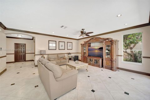 House in Miramar, Florida 5 bedrooms, 348.38 sq.m. № 1956997 - photo 27