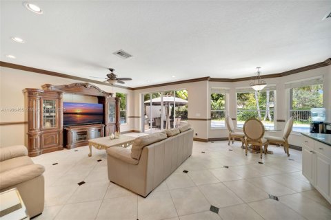 House in Miramar, Florida 5 bedrooms, 348.38 sq.m. № 1956997 - photo 26