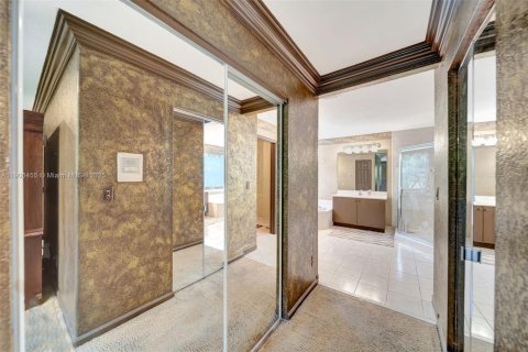 House in Miramar, Florida 5 bedrooms, 348.38 sq.m. № 1956997 - photo 14