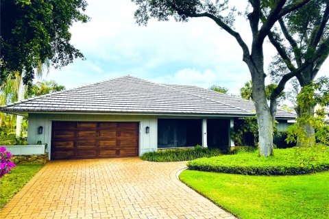 Villa ou maison à louer à Palm Beach Gardens, Floride: 4 chambres, 277.03 m2 № 1983435 - photo 1