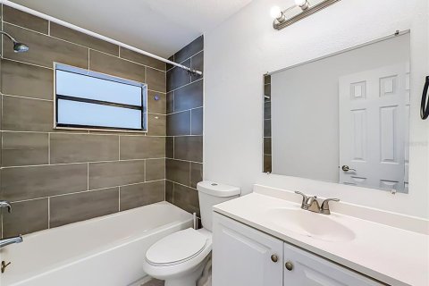 Купить виллу или дом в Сент-Питерсберг, Флорида 6 комнат, 104.42м2, № 2430734 - фото 30