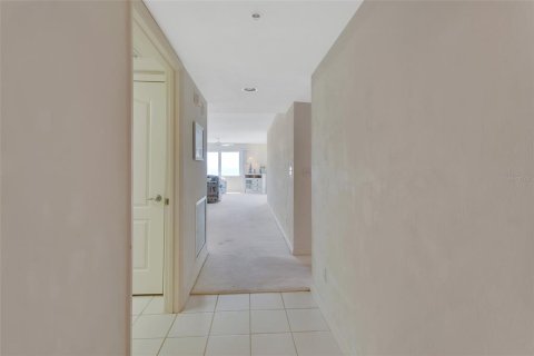 Condo in Daytona Beach Shores, Florida, 2 bedrooms  № 1880977 - photo 19