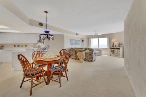 Condo in Daytona Beach Shores, Florida, 2 bedrooms  № 1880977 - photo 20