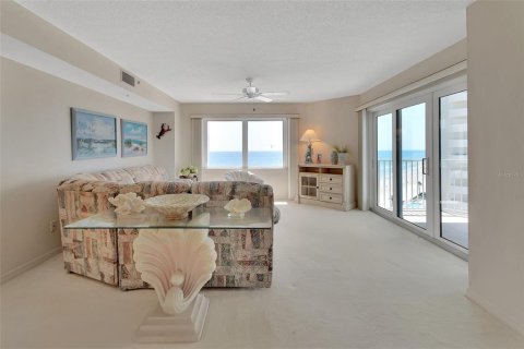 Condo in Daytona Beach Shores, Florida, 2 bedrooms  № 1880977 - photo 22