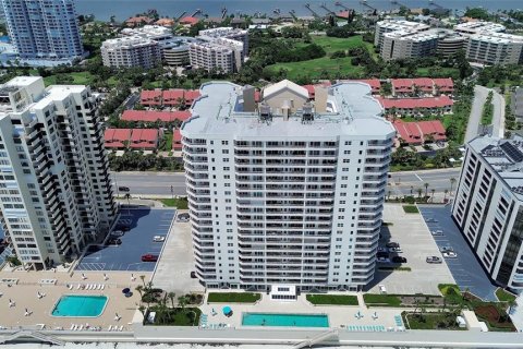 Condo in Daytona Beach Shores, Florida, 2 bedrooms  № 1880977 - photo 10