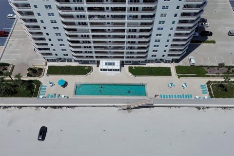Condo in Daytona Beach Shores, Florida, 2 bedrooms  № 1880977 - photo 11