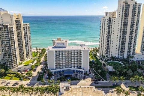 Condo in Sunny Isles Beach, Florida № 2088221 - photo 3