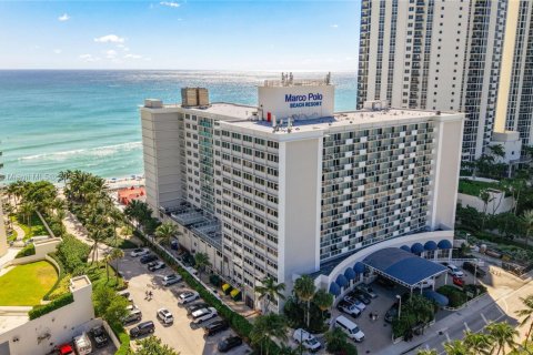 Condo in Sunny Isles Beach, Florida № 2088221 - photo 7