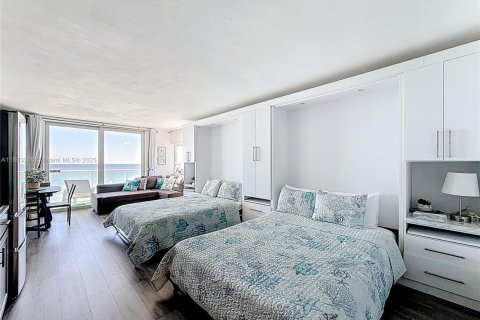 Condo in Sunny Isles Beach, Florida № 2088221 - photo 15