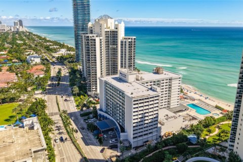 Condo in Sunny Isles Beach, Florida № 2088221 - photo 4
