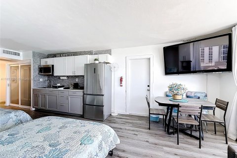 Condo in Sunny Isles Beach, Florida № 2088221 - photo 20