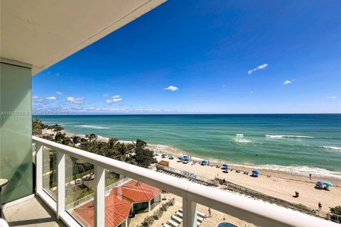 Condo in Sunny Isles Beach, Florida № 2088221 - photo 28