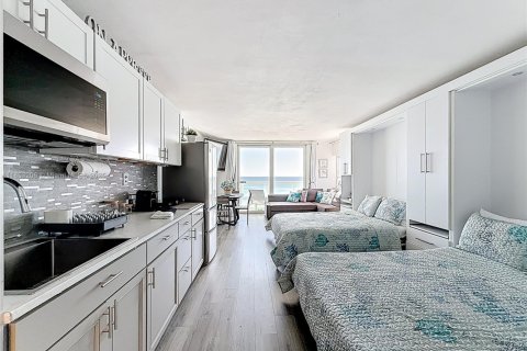 Condo in Sunny Isles Beach, Florida № 2088221 - photo 14