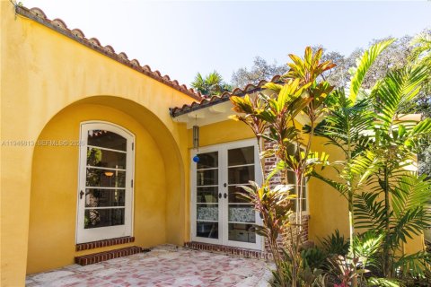 Casa en venta en Miami, Florida, 3 dormitorios, 229.84 m2 № 2010322 - foto 26