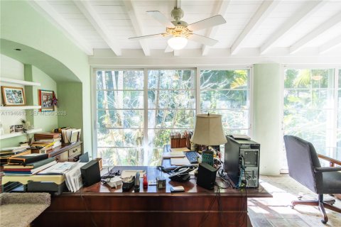 Casa en venta en Miami, Florida, 3 dormitorios, 229.84 m2 № 2010322 - foto 16