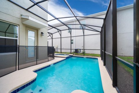 House in Kissimmee, Florida 5 bedrooms, 278.34 sq.m. № 1817991 - photo 17