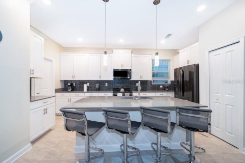 House in Kissimmee, Florida 5 bedrooms, 278.34 sq.m. № 1817991 - photo 10