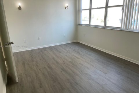 Condominio en venta en Miami Beach, Florida, 1 dormitorio, 79.43 m2 № 1483772 - foto 12