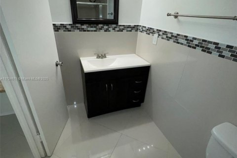 Condominio en venta en Miami Beach, Florida, 1 dormitorio, 79.43 m2 № 1483772 - foto 19