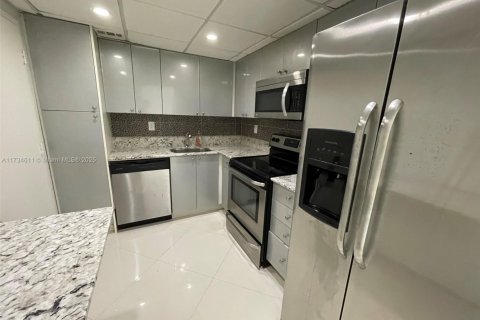 Condominio en venta en Miami Beach, Florida, 1 dormitorio, 79.43 m2 № 1483772 - foto 7