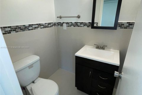 Condominio en venta en Miami Beach, Florida, 1 dormitorio, 79.43 m2 № 1483772 - foto 16