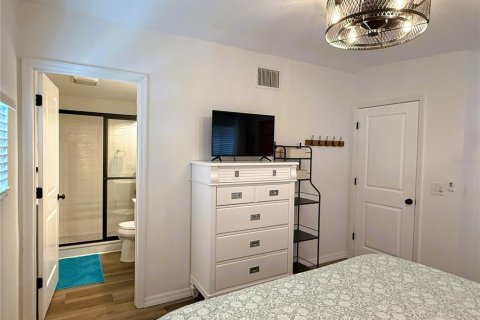 Apartment in Cortez, Florida 2 bedrooms, 72.93 sq.m. № 1913684 - photo 13