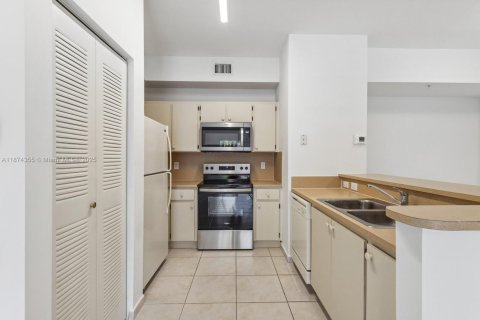 Copropriété à louer à Doral, Floride: 2 chambres, 84.54 m2 № 1925712 - photo 17