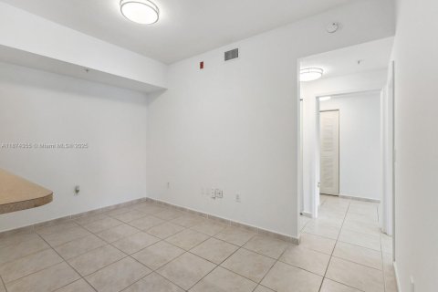 Copropriété à louer à Doral, Floride: 2 chambres, 84.54 m2 № 1925712 - photo 7