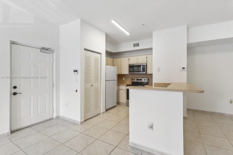 Copropriété à louer à Doral, Floride: 2 chambres, 84.54 m2 № 1925712 - photo 18