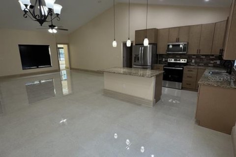 House in Okeechobee, Florida 4 bedrooms, 183.02 sq.m. № 2136205 - photo 19