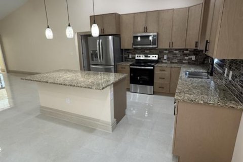 House in Okeechobee, Florida 4 bedrooms, 183.02 sq.m. № 2136205 - photo 20