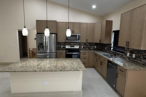 House in Okeechobee, Florida 4 bedrooms, 183.02 sq.m. № 2136205 - photo 21