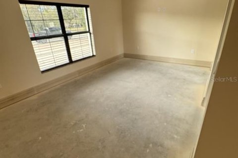 House in Okeechobee, Florida 4 bedrooms, 183.02 sq.m. № 2136205 - photo 11
