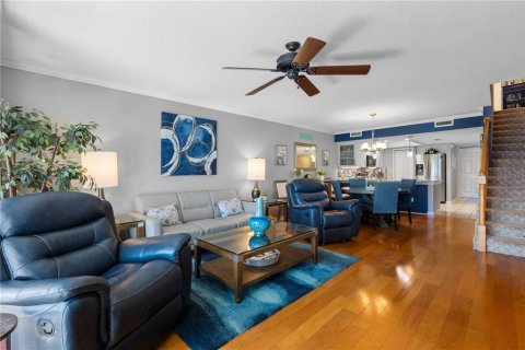 Townhouse in Seminole, Florida 4 bedrooms, 201.97 sq.m. № 2386617 - photo 18