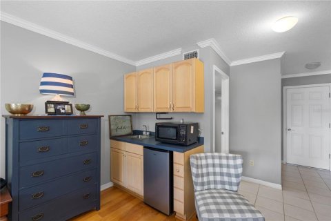Townhouse in Seminole, Florida 4 bedrooms, 201.97 sq.m. № 2386617 - photo 9