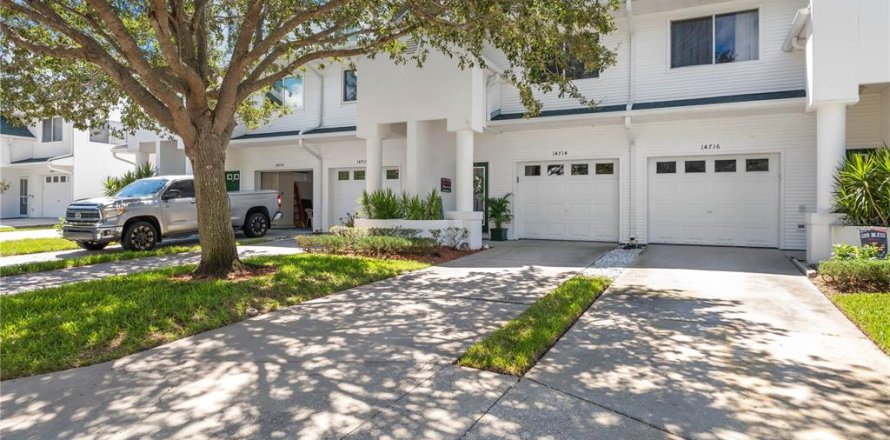 Townhouse in Seminole, Florida 4 bedrooms, 201.97 sq.m. № 2386617
