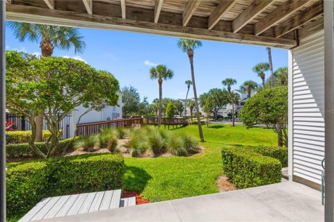 Townhouse in Seminole, Florida 4 bedrooms, 201.97 sq.m. № 2386617 - photo 10