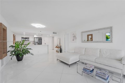 Copropriété à louer à North Bay Village, Floride: 2 chambres, 95.69 m2 № 1947518 - photo 7